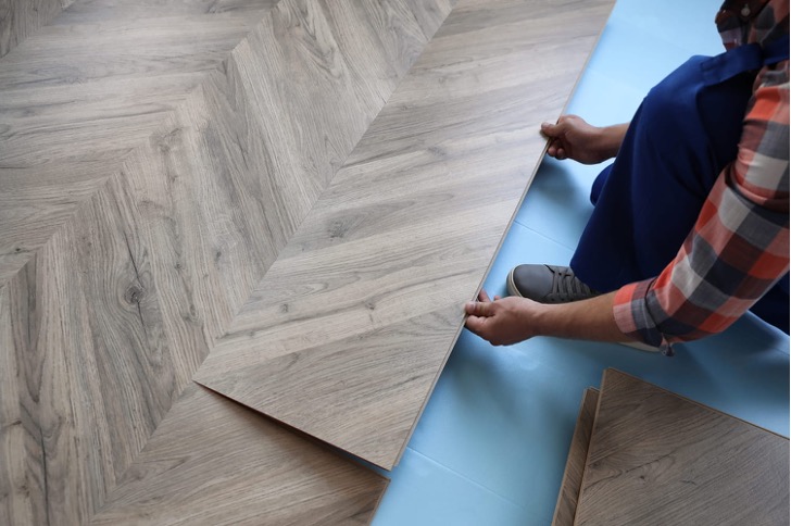 Remplacer de la moquette par du parquet peut conduire en justice Remplacer de la moquette par du parquet peut conduire en justice